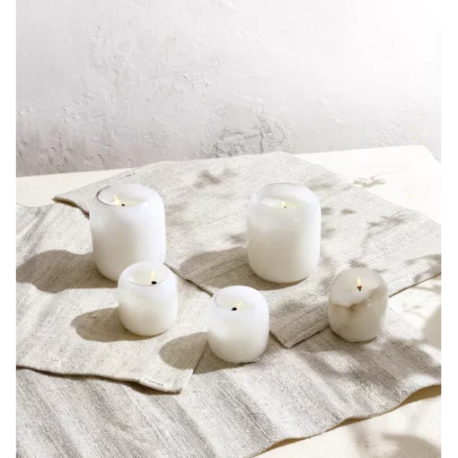 Pomax - ALABASTER - scented candle 1 wick - "black oudh" - paraffin wax / alabaster - DIA 6 x H 6 cm - white - Image 3