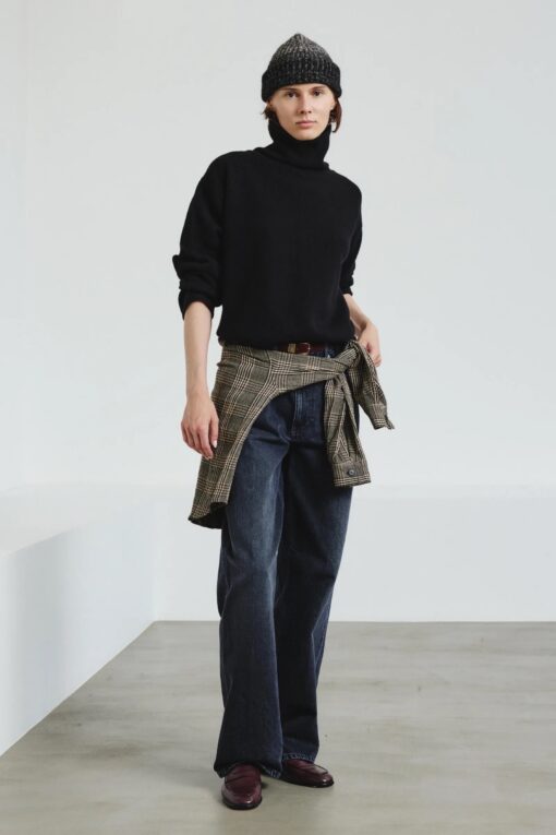 Pomandère - Turtleneck in felted merino wool - black - Image 2