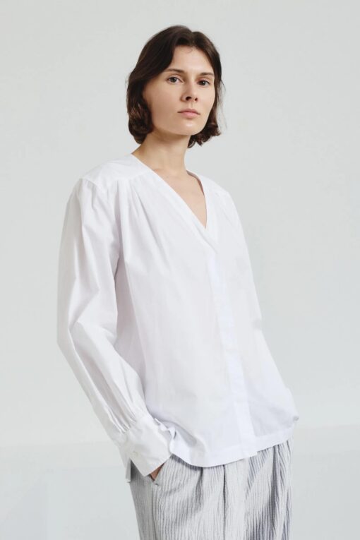 Pomandère - Poplin shirt with V-neck - off-white - Image 2