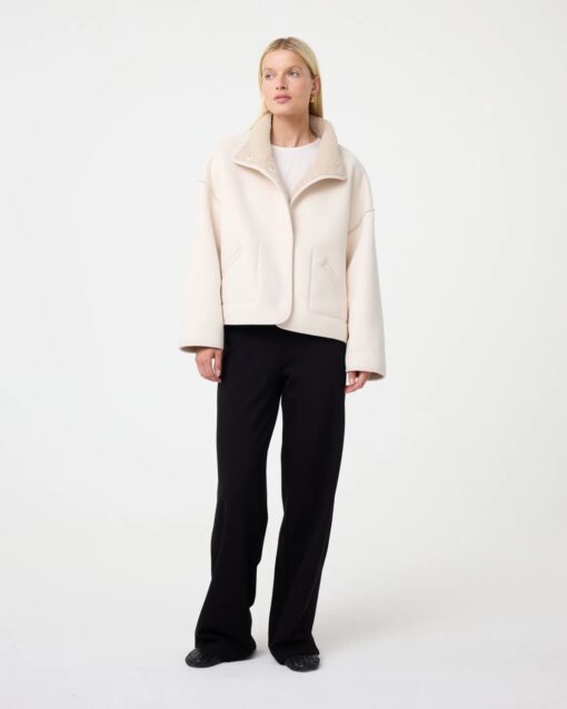 knit-ted - Jill Jacket - Creme - Image 8