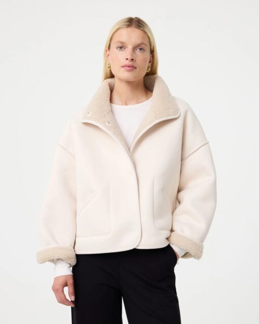knit-ted - Jill Jacket - Creme - Image 3