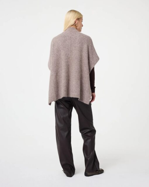 knit-ted - Pleunie Poncho - Mocca - Image 4