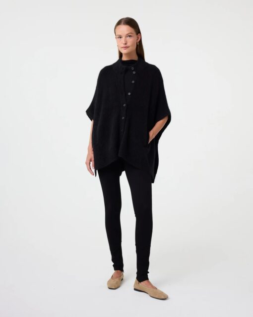 knit-ted - Pleunie Poncho - Black