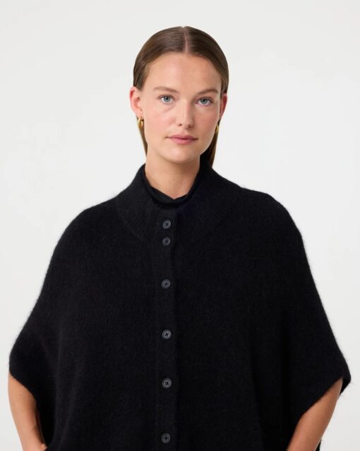 knit-ted - Pleunie Poncho - Black - Image 4