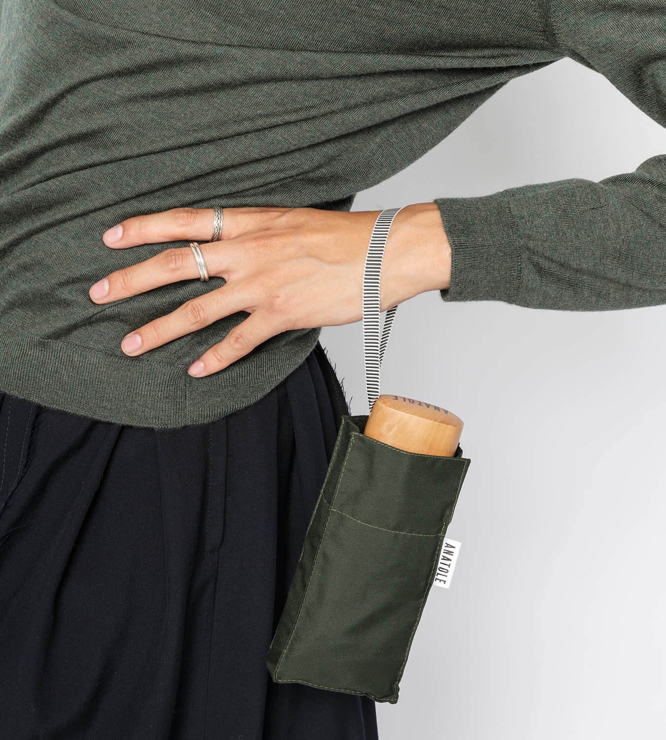 Anatole – Khaki folding compact umbrella – LEONARD - Image 3